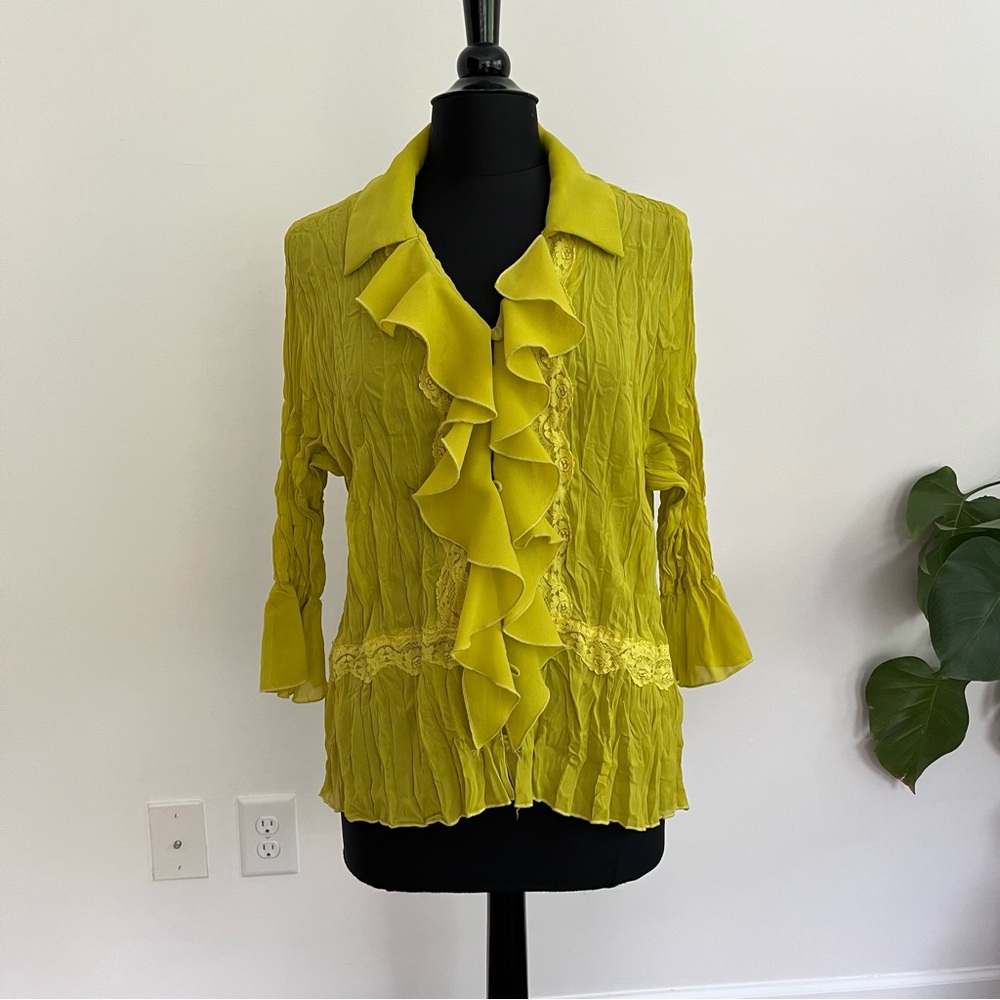 💚 Vintage Chartreuse Ruffle Lace Blouse